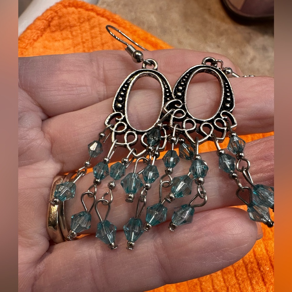 Silver and blue metal Dangle beaded pierced Earrings - Picture 4 of 6